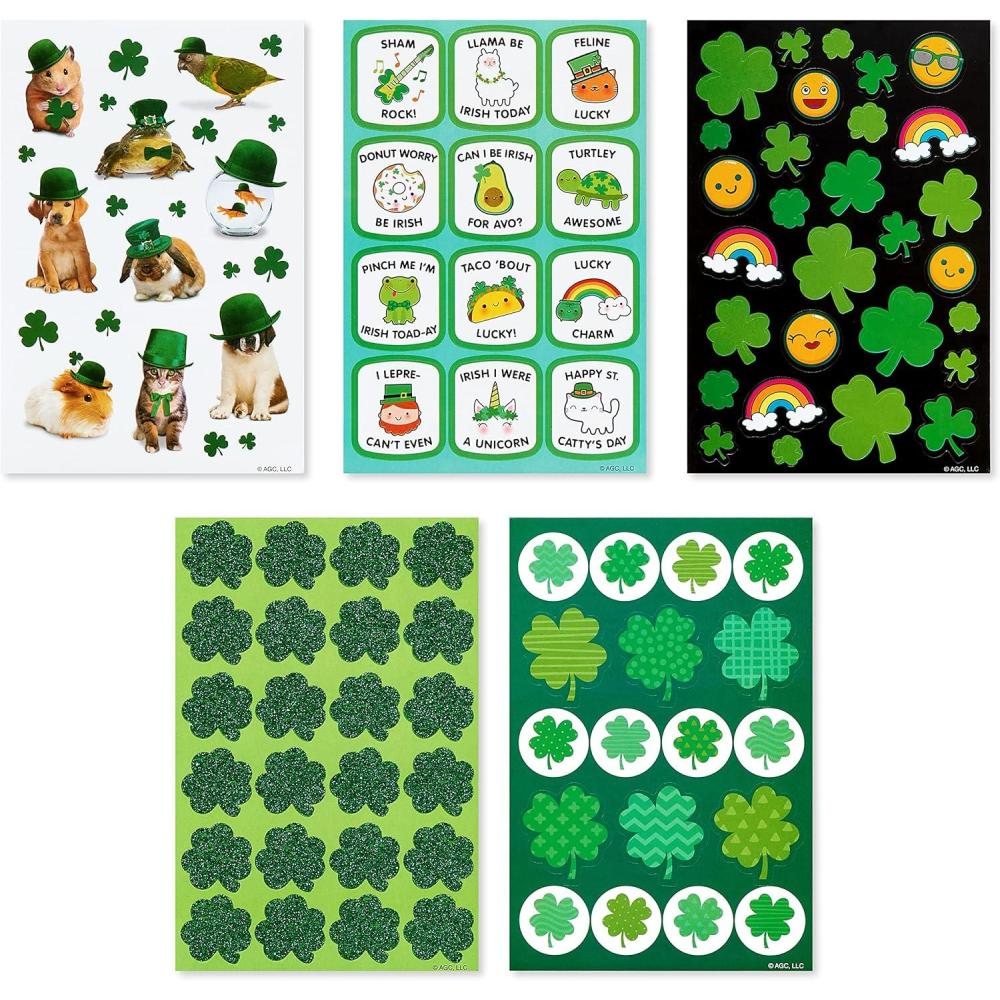 imageAmerican Greetings 10quot 16Count Lunch Bags Green ShamrocksShamrocks