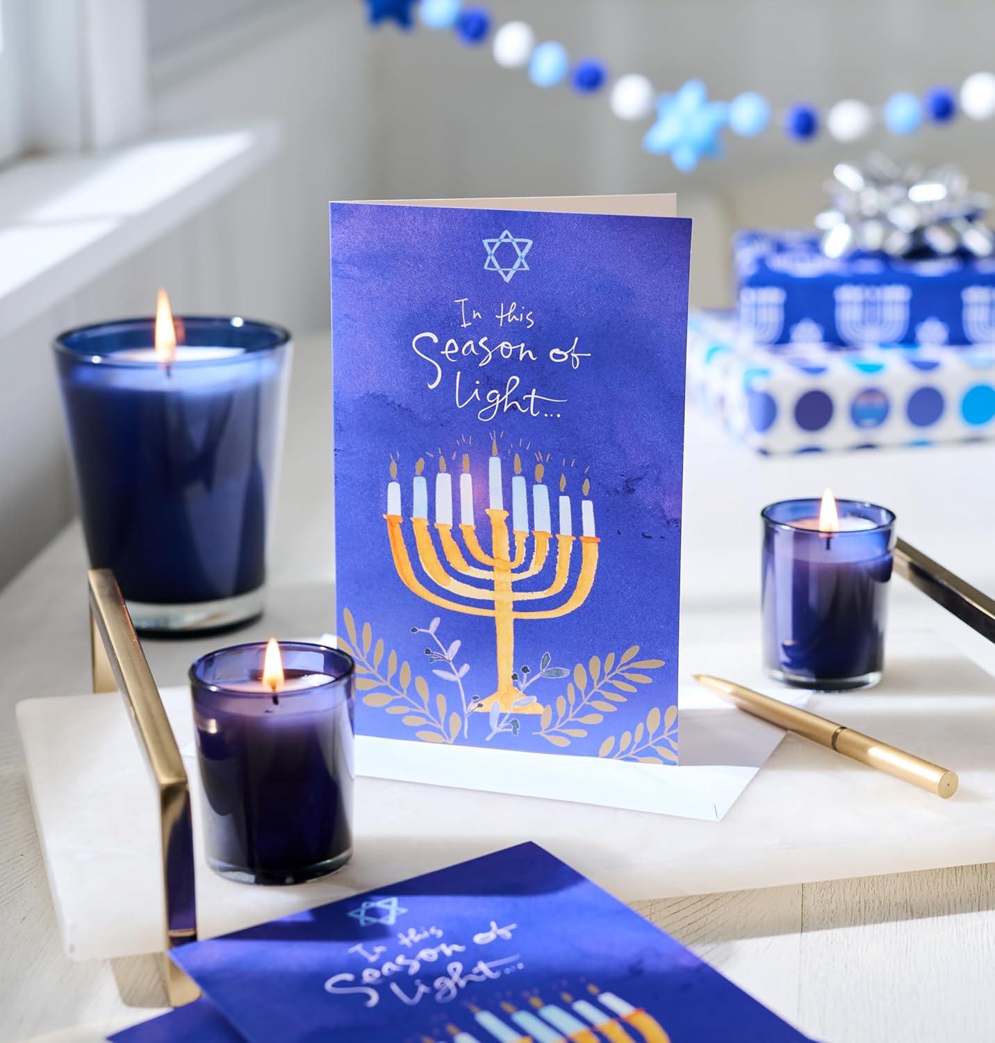 imageAmerican Greetings Cartes Hanoukka dans une bote avec enveloppes Menorah conues par Kathy Davis 12 pices